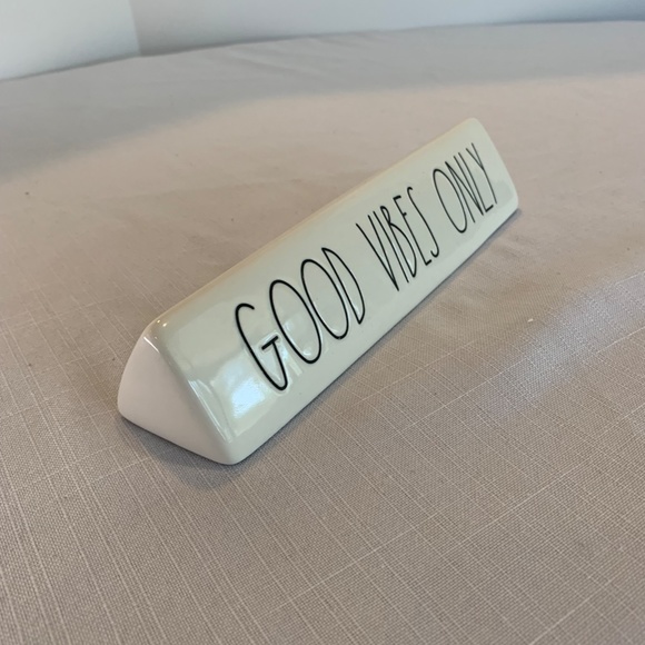 Rae‎ Dunn Good Vibes Only Desk Office name plate - Picture 2 of 5